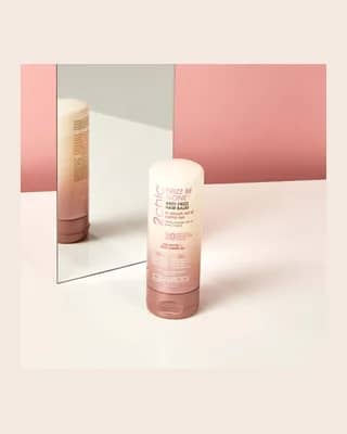 Giovanni 2chic Frizz Be Gone lozione anti-crespo 147 ml