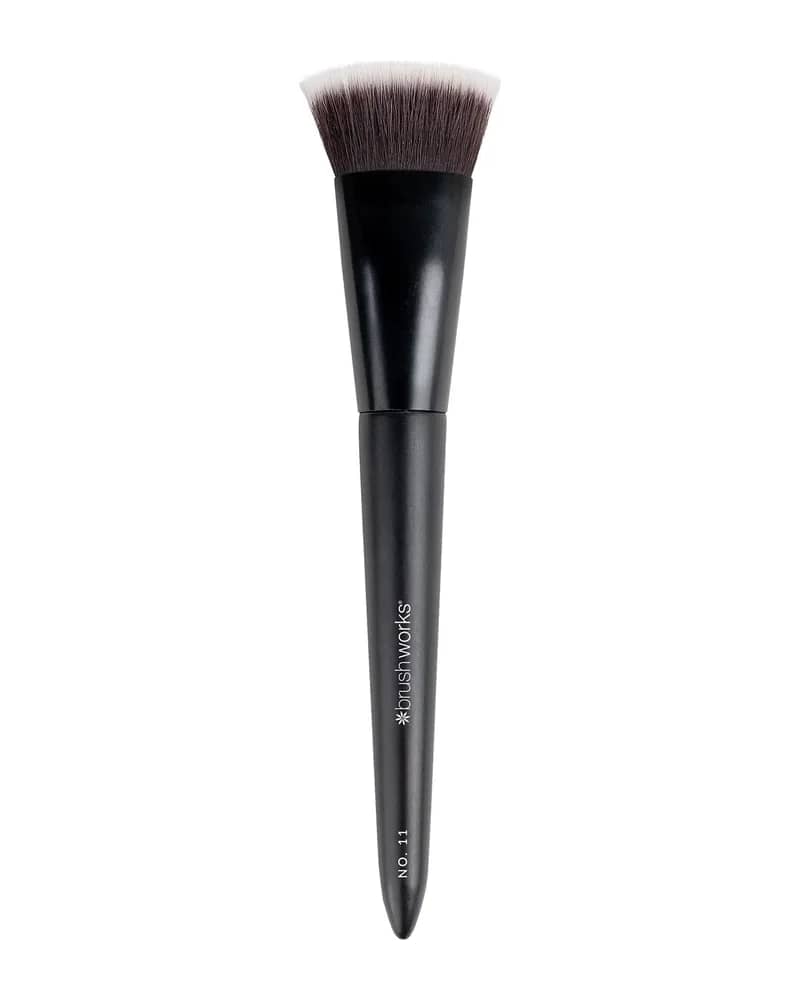 brushworks No. 11 Flat Top Contour Brush