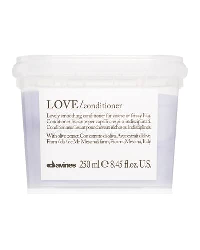 Davines Essential Haircare LOVE Smoothing Conditioner balsamo lisciante per capelli ribelli e crespi